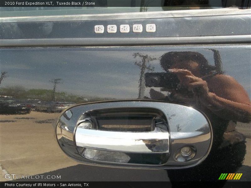 Tuxedo Black / Stone 2010 Ford Expedition XLT