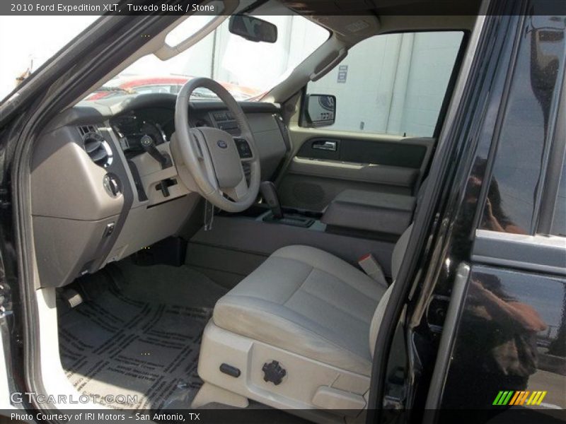 Tuxedo Black / Stone 2010 Ford Expedition XLT