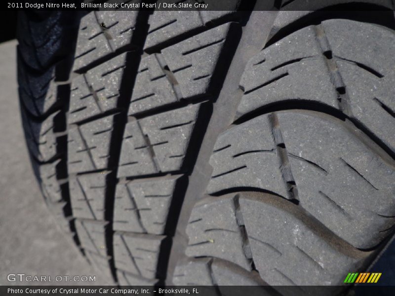 Brilliant Black Crystal Pearl / Dark Slate Gray 2011 Dodge Nitro Heat