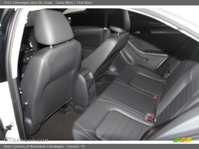 Candy White / Titan Black 2013 Volkswagen Jetta SEL Sedan