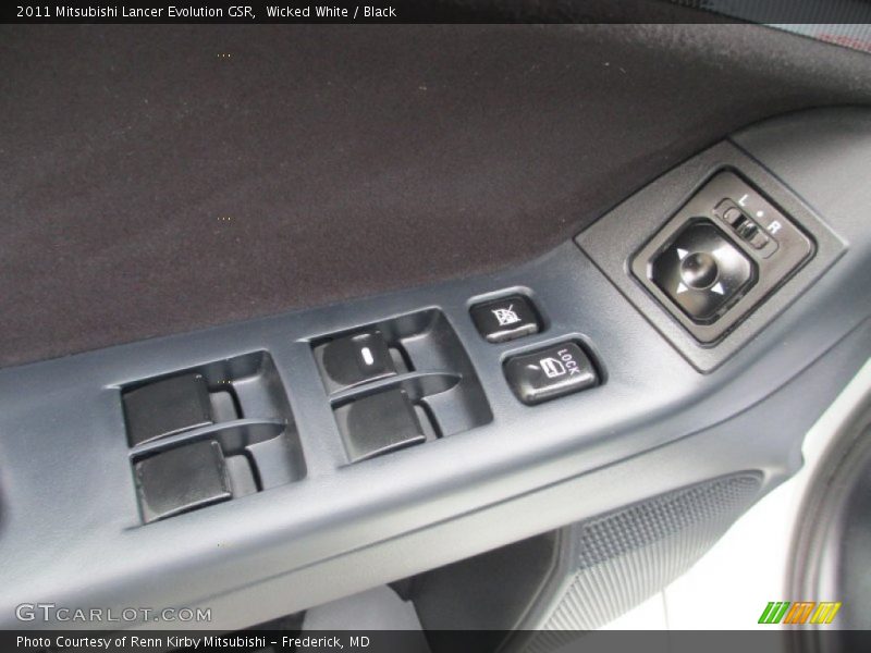 Wicked White / Black 2011 Mitsubishi Lancer Evolution GSR