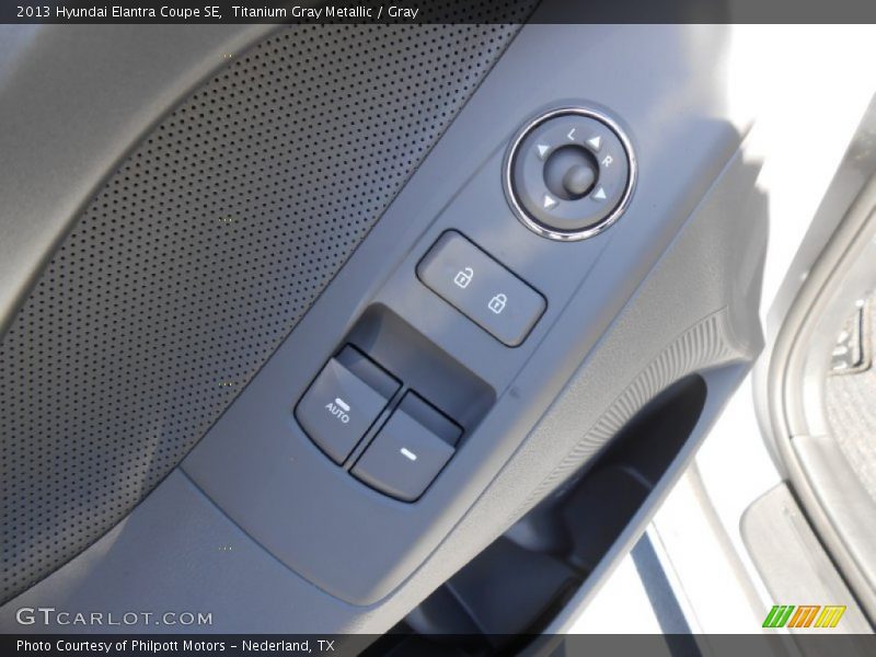 Titanium Gray Metallic / Gray 2013 Hyundai Elantra Coupe SE