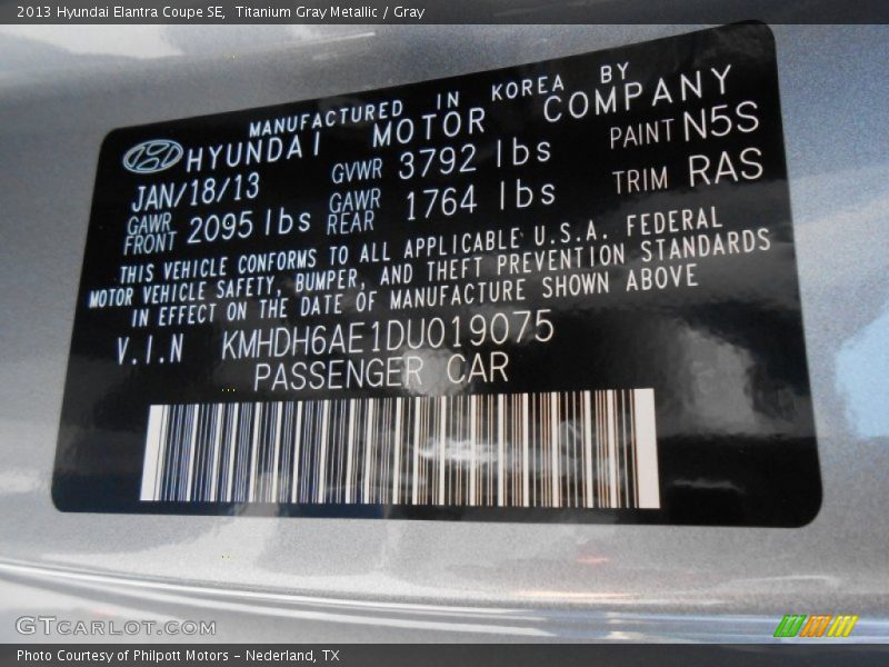 Titanium Gray Metallic / Gray 2013 Hyundai Elantra Coupe SE