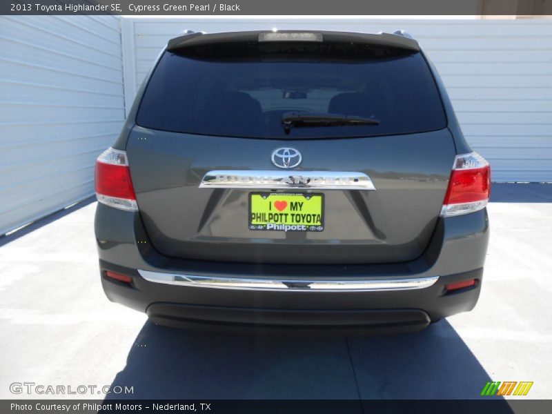 Cypress Green Pearl / Black 2013 Toyota Highlander SE