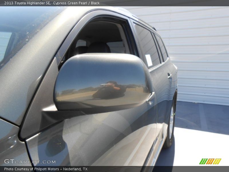 Cypress Green Pearl / Black 2013 Toyota Highlander SE