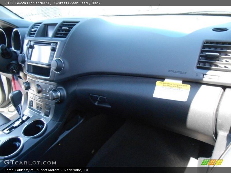 Cypress Green Pearl / Black 2013 Toyota Highlander SE