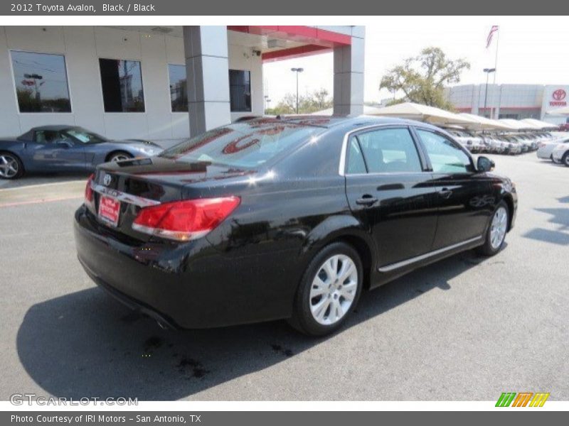 Black / Black 2012 Toyota Avalon