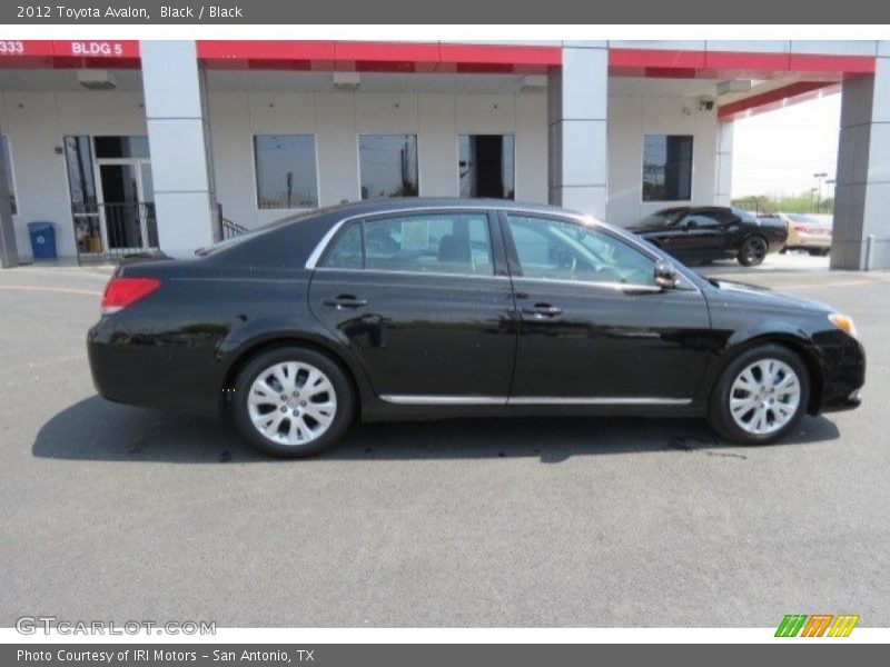 Black / Black 2012 Toyota Avalon