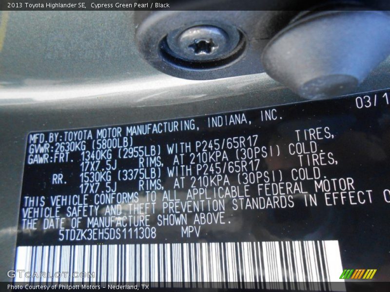 Cypress Green Pearl / Black 2013 Toyota Highlander SE