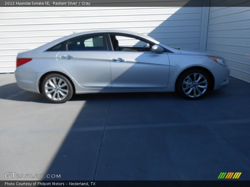 Radiant Silver / Gray 2013 Hyundai Sonata SE