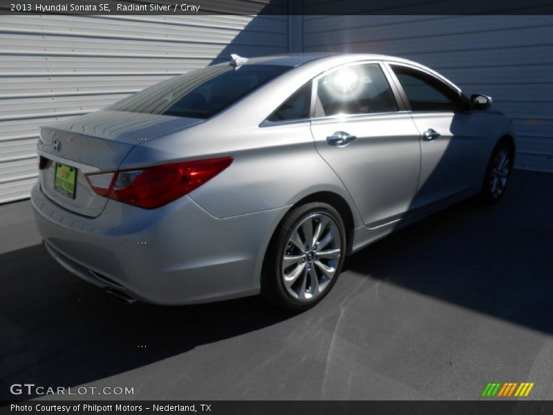 Radiant Silver / Gray 2013 Hyundai Sonata SE