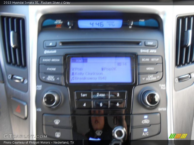 Radiant Silver / Gray 2013 Hyundai Sonata SE