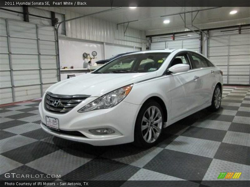 Pearl White / Black 2011 Hyundai Sonata SE