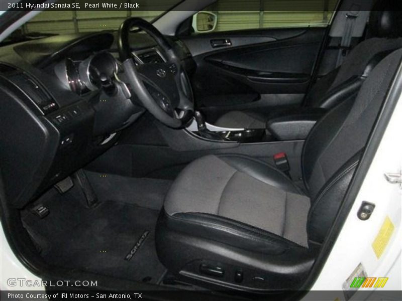 Pearl White / Black 2011 Hyundai Sonata SE
