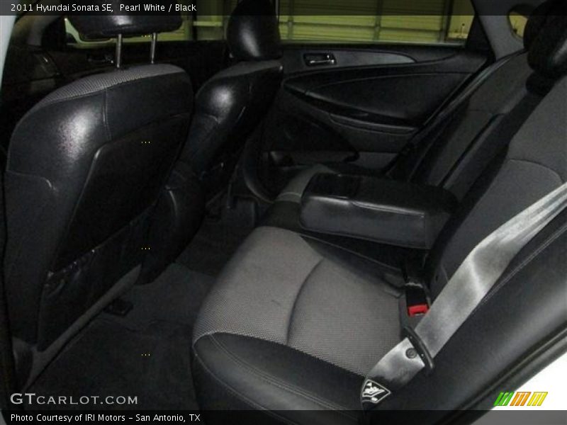 Pearl White / Black 2011 Hyundai Sonata SE