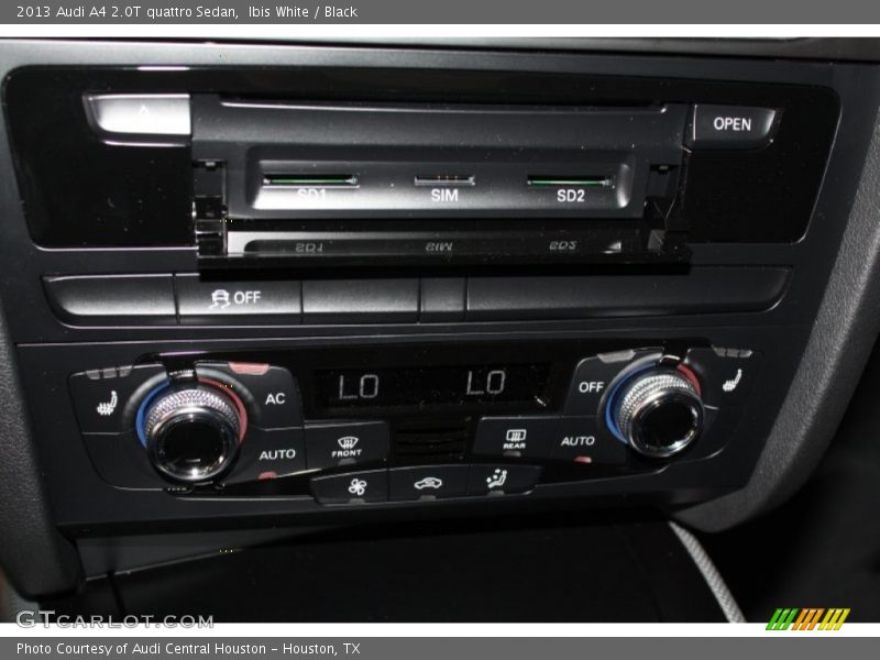 Controls of 2013 A4 2.0T quattro Sedan