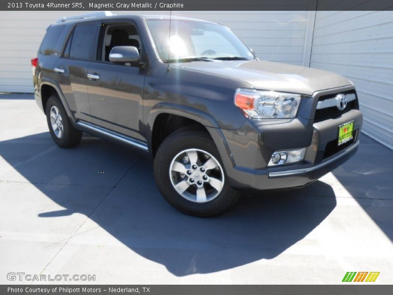 Magnetic Gray Metallic / Graphite 2013 Toyota 4Runner SR5