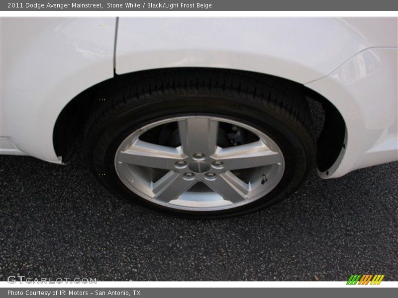 Stone White / Black/Light Frost Beige 2011 Dodge Avenger Mainstreet