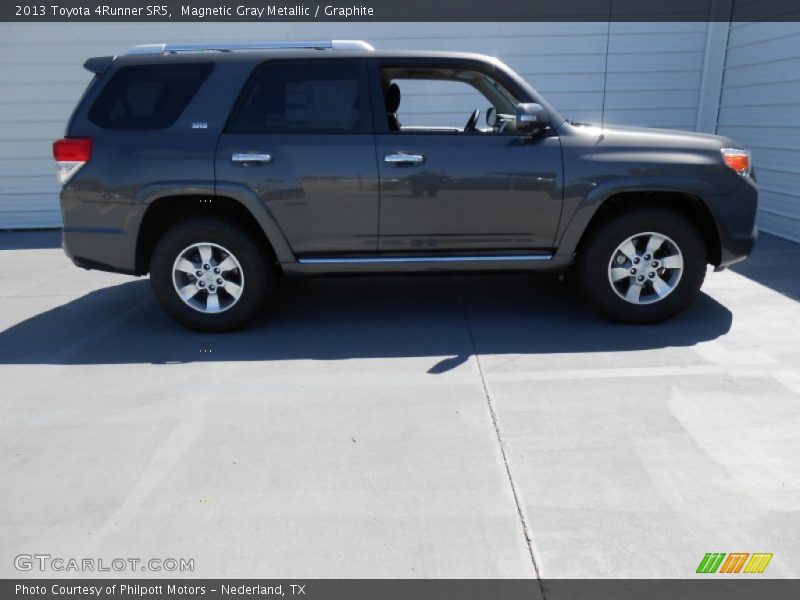 Magnetic Gray Metallic / Graphite 2013 Toyota 4Runner SR5