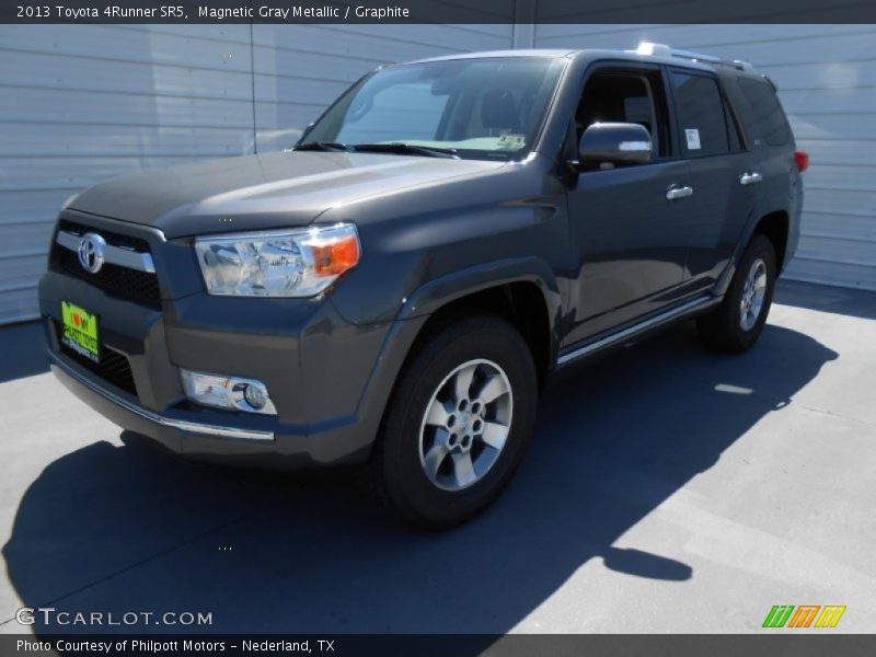 Magnetic Gray Metallic / Graphite 2013 Toyota 4Runner SR5