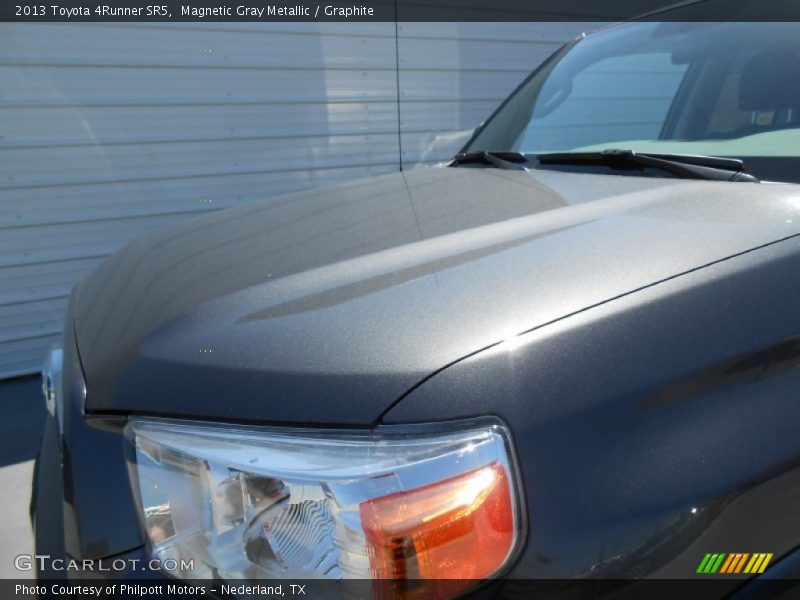 Magnetic Gray Metallic / Graphite 2013 Toyota 4Runner SR5