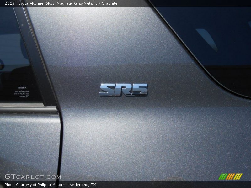 Magnetic Gray Metallic / Graphite 2013 Toyota 4Runner SR5