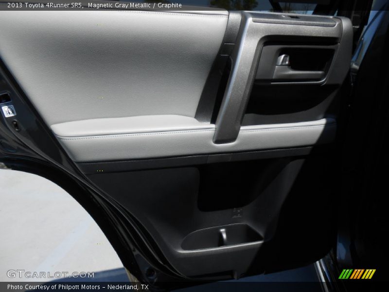 Magnetic Gray Metallic / Graphite 2013 Toyota 4Runner SR5