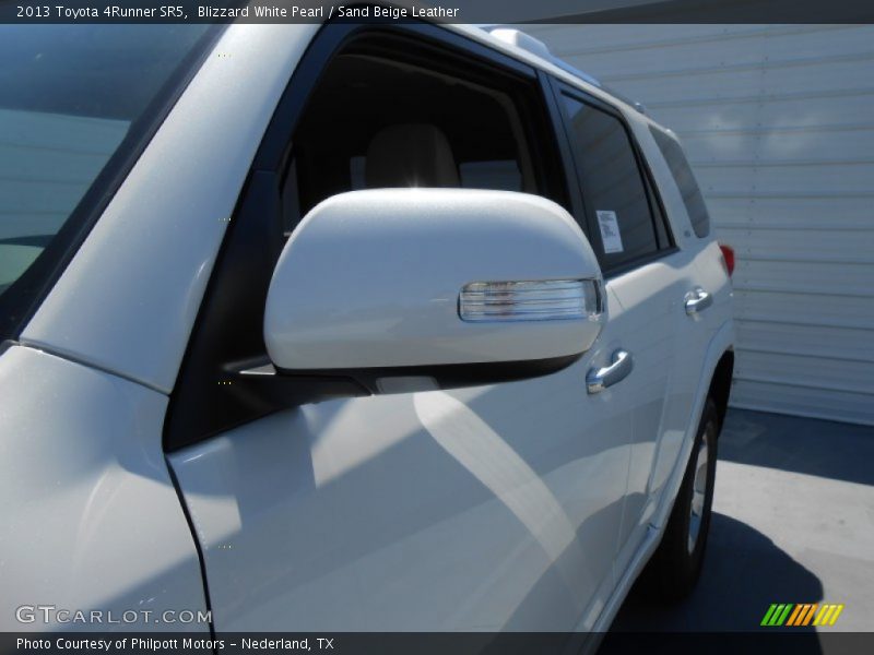 Blizzard White Pearl / Sand Beige Leather 2013 Toyota 4Runner SR5