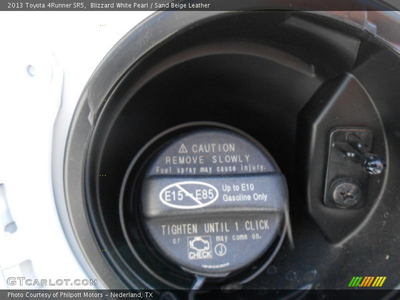 Blizzard White Pearl / Sand Beige Leather 2013 Toyota 4Runner SR5