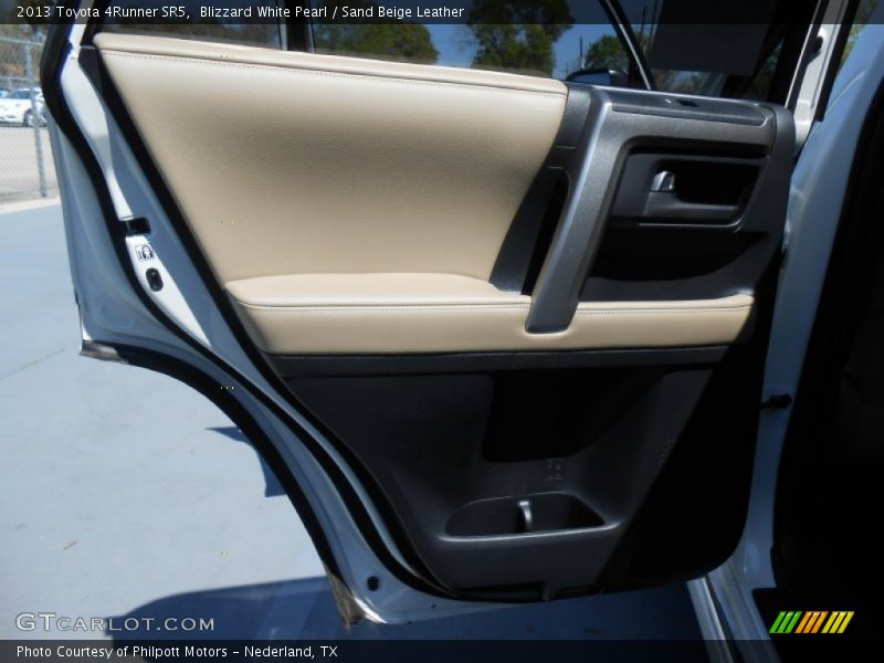 Blizzard White Pearl / Sand Beige Leather 2013 Toyota 4Runner SR5