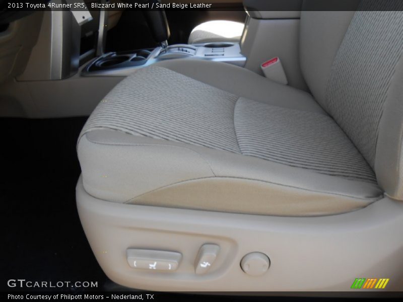 Blizzard White Pearl / Sand Beige Leather 2013 Toyota 4Runner SR5