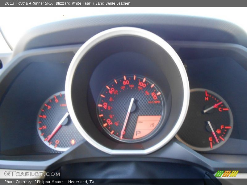Blizzard White Pearl / Sand Beige Leather 2013 Toyota 4Runner SR5