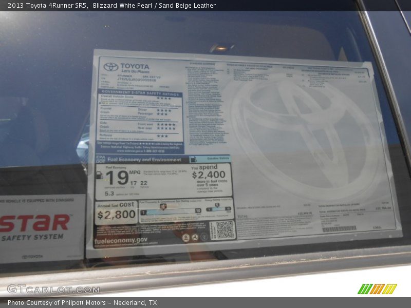 Blizzard White Pearl / Sand Beige Leather 2013 Toyota 4Runner SR5