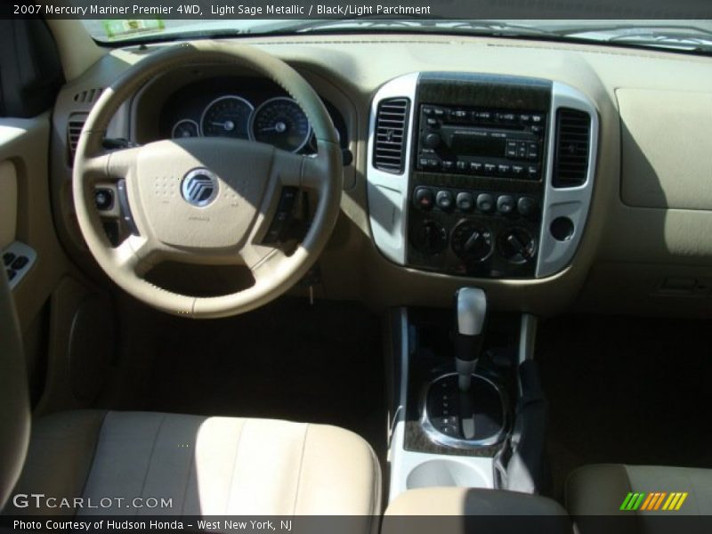 Light Sage Metallic / Black/Light Parchment 2007 Mercury Mariner Premier 4WD