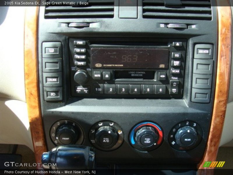 Sage Green Metallic / Beige 2005 Kia Sedona EX