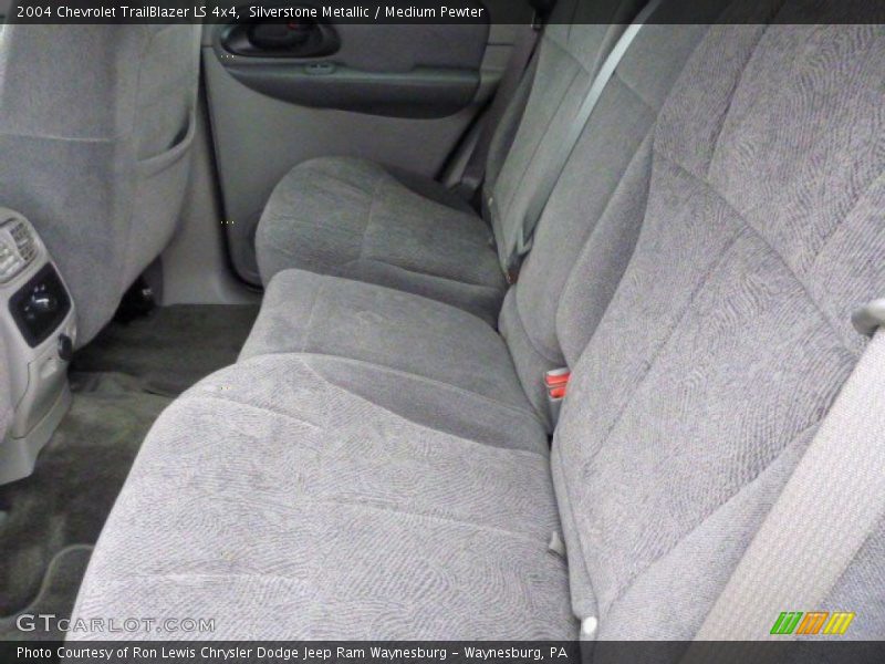 Silverstone Metallic / Medium Pewter 2004 Chevrolet TrailBlazer LS 4x4