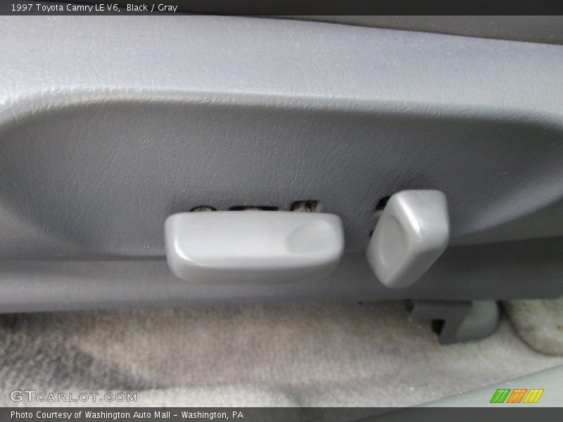 Black / Gray 1997 Toyota Camry LE V6