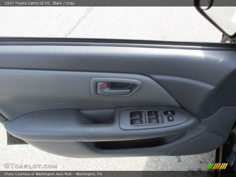 Black / Gray 1997 Toyota Camry LE V6