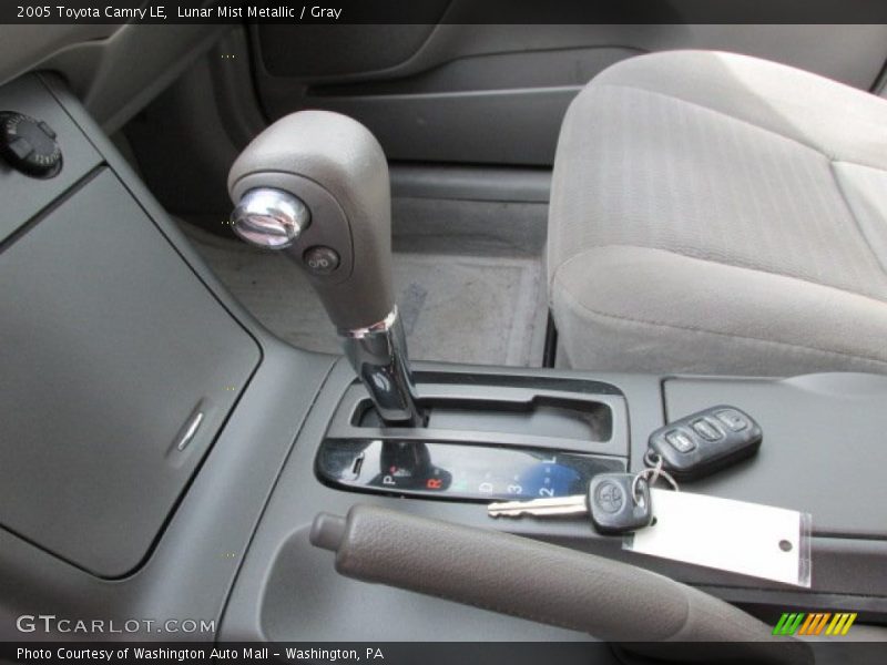 Lunar Mist Metallic / Gray 2005 Toyota Camry LE