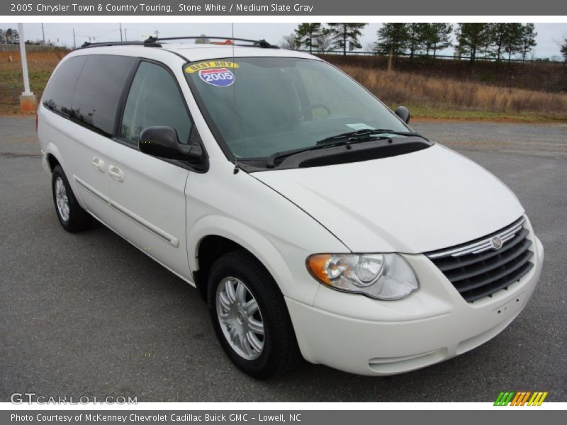 Front 3/4 View of 2005 Town & Country Touring