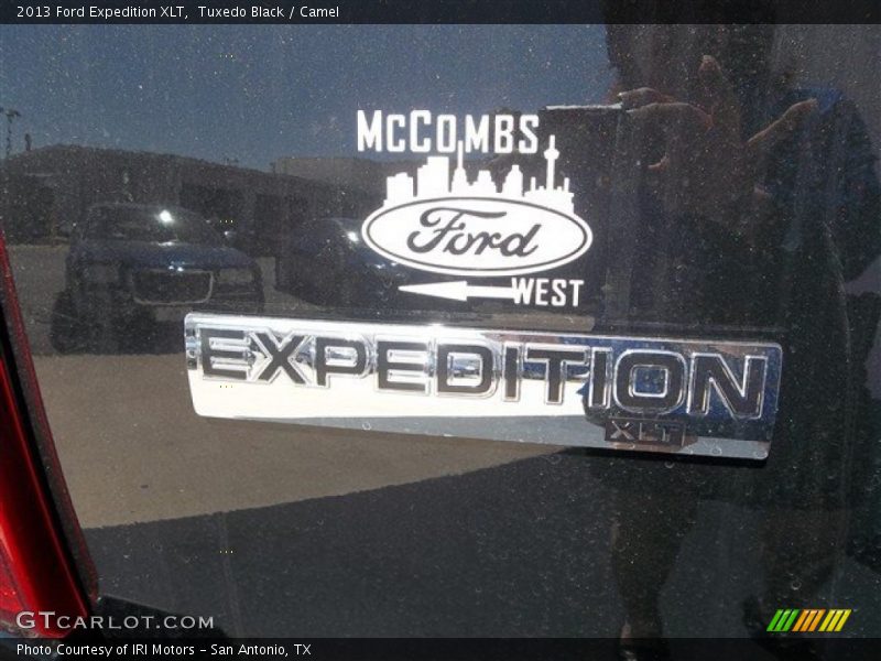 Tuxedo Black / Camel 2013 Ford Expedition XLT