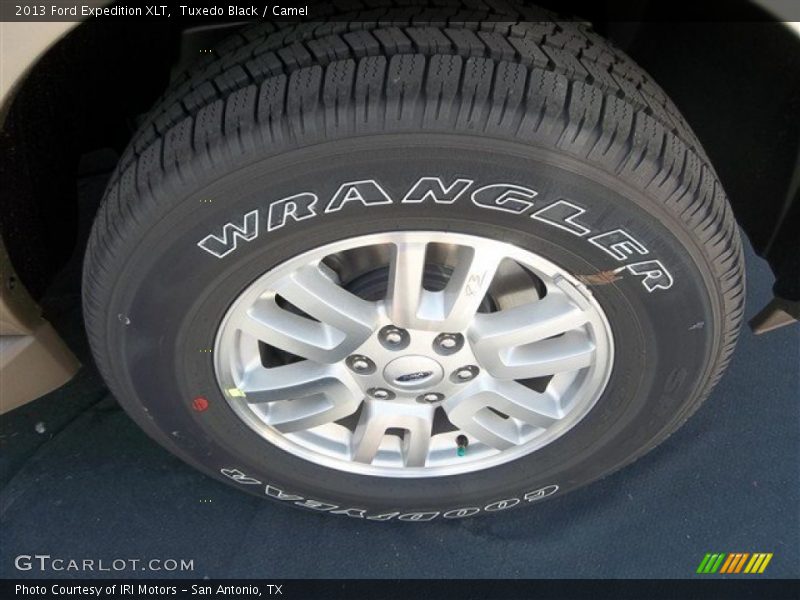 Tuxedo Black / Camel 2013 Ford Expedition XLT