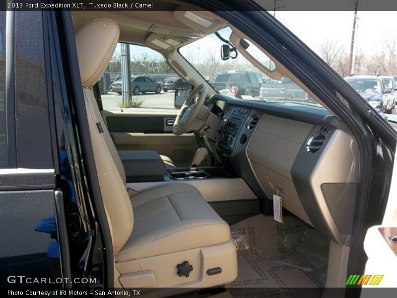 Tuxedo Black / Camel 2013 Ford Expedition XLT