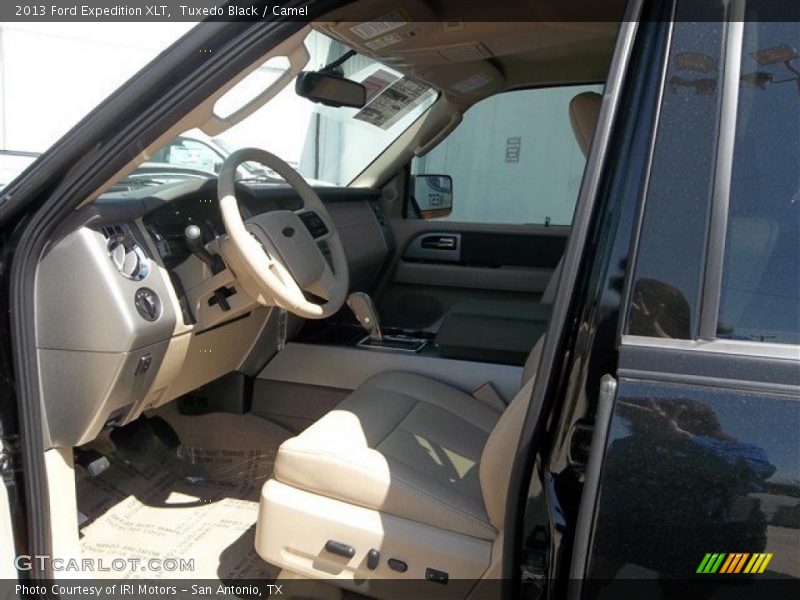 Tuxedo Black / Camel 2013 Ford Expedition XLT