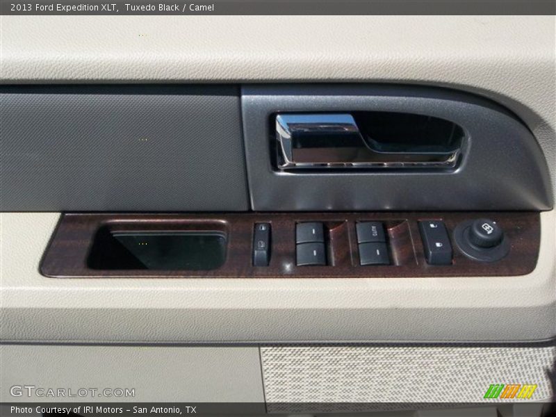 Tuxedo Black / Camel 2013 Ford Expedition XLT
