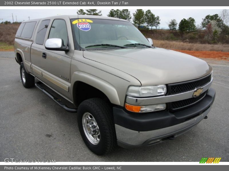 Doeskin Tan / Tan 2002 Chevrolet Silverado 2500 LT Extended Cab 4x4