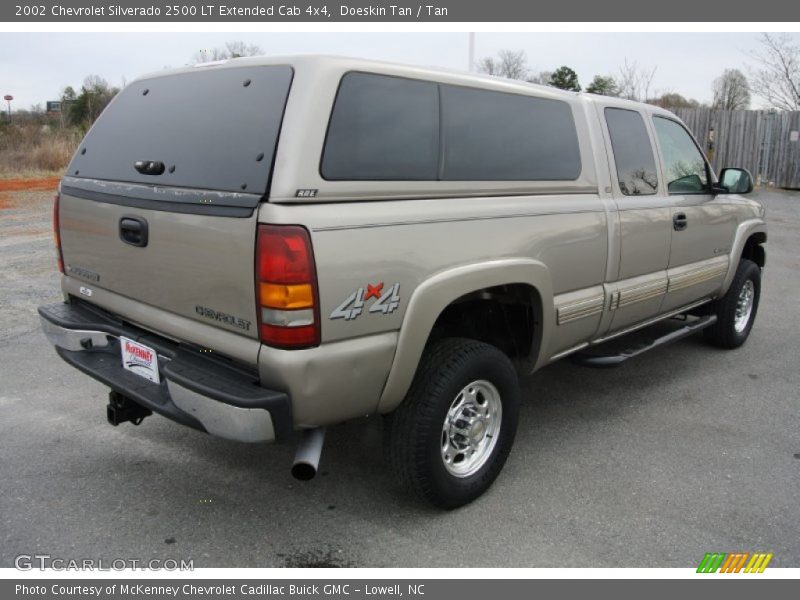 Doeskin Tan / Tan 2002 Chevrolet Silverado 2500 LT Extended Cab 4x4