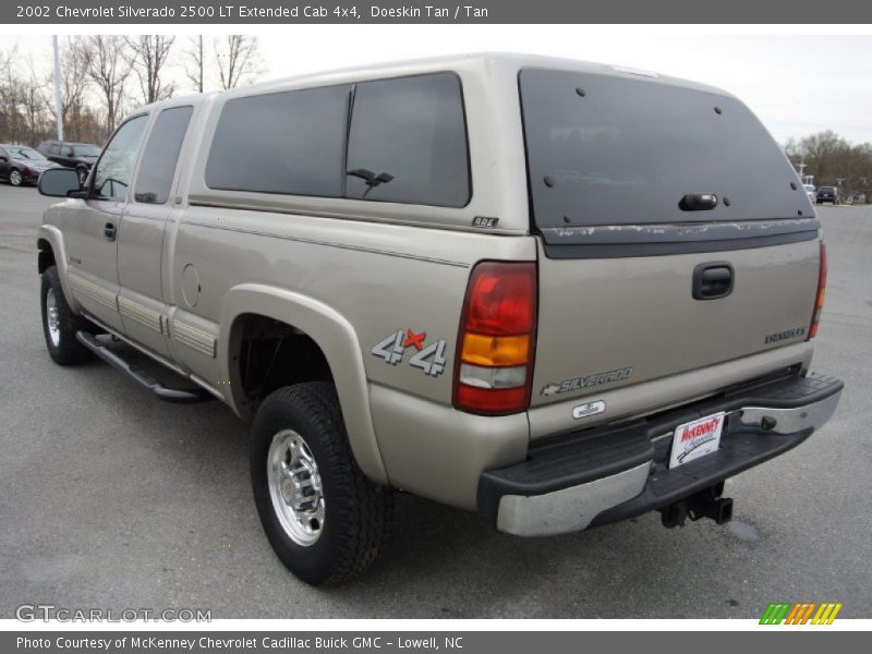 Doeskin Tan / Tan 2002 Chevrolet Silverado 2500 LT Extended Cab 4x4