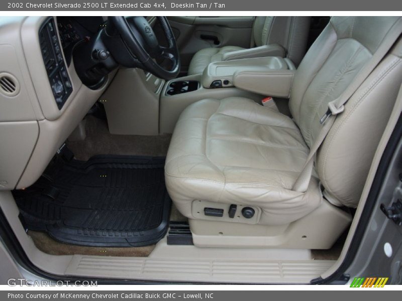 Doeskin Tan / Tan 2002 Chevrolet Silverado 2500 LT Extended Cab 4x4