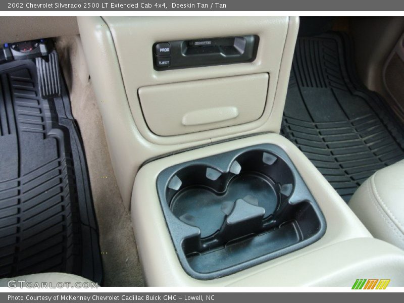 Doeskin Tan / Tan 2002 Chevrolet Silverado 2500 LT Extended Cab 4x4